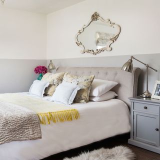 bedroom with double bed with cushions and pillow