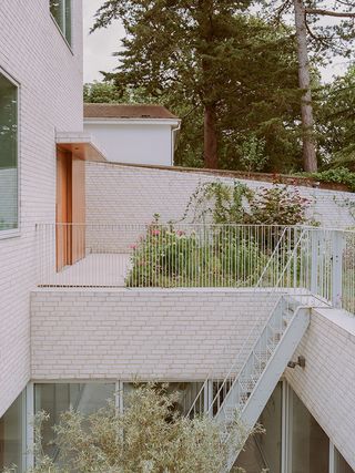 clean minimalism and pastel colours at the farshid moussavi house in hove