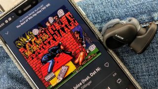 Playing Spotify playlists on the Sony WF-SP800N