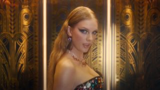 Taylor Swift in the music video for "Bejeweled"