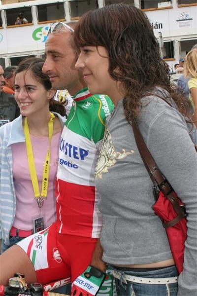 Paolo Bettini (Quick Step) and fans