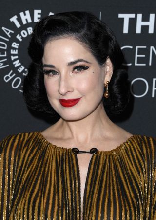 red lipstick - Dita von teese