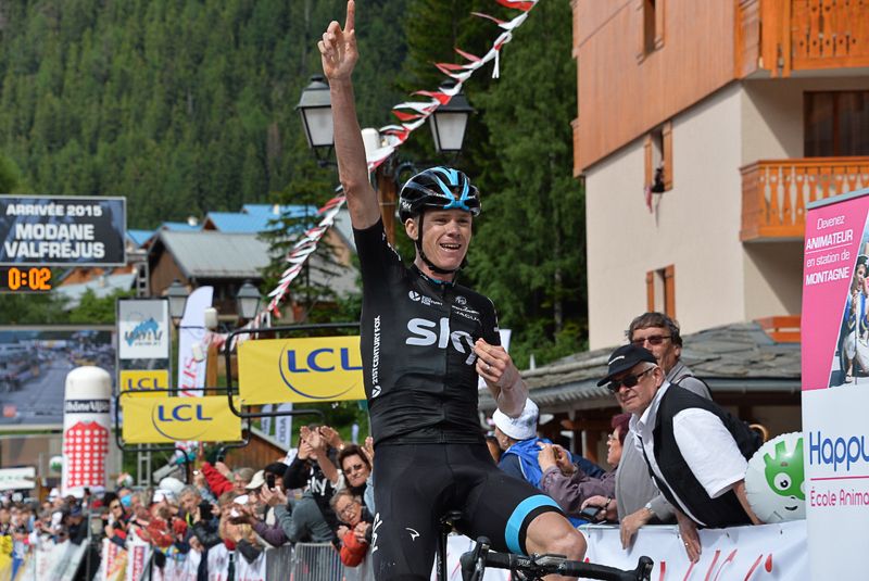 Chris Froome doing the double sky salute