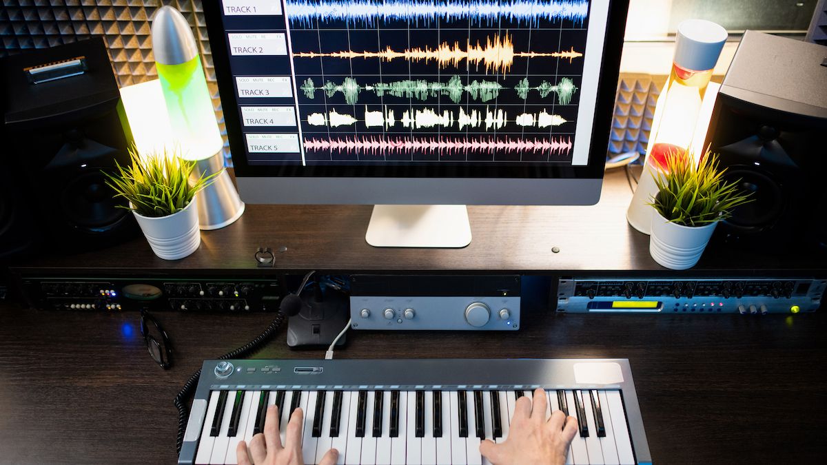 Mac Setups: The Studio of a Music Producer