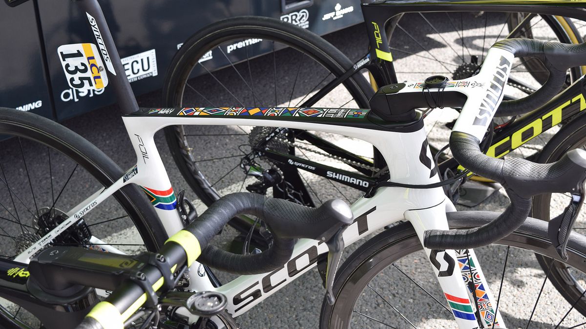 Daryl Impey and Alex Edmonson were recently presented with their custom Scott Foil Discs