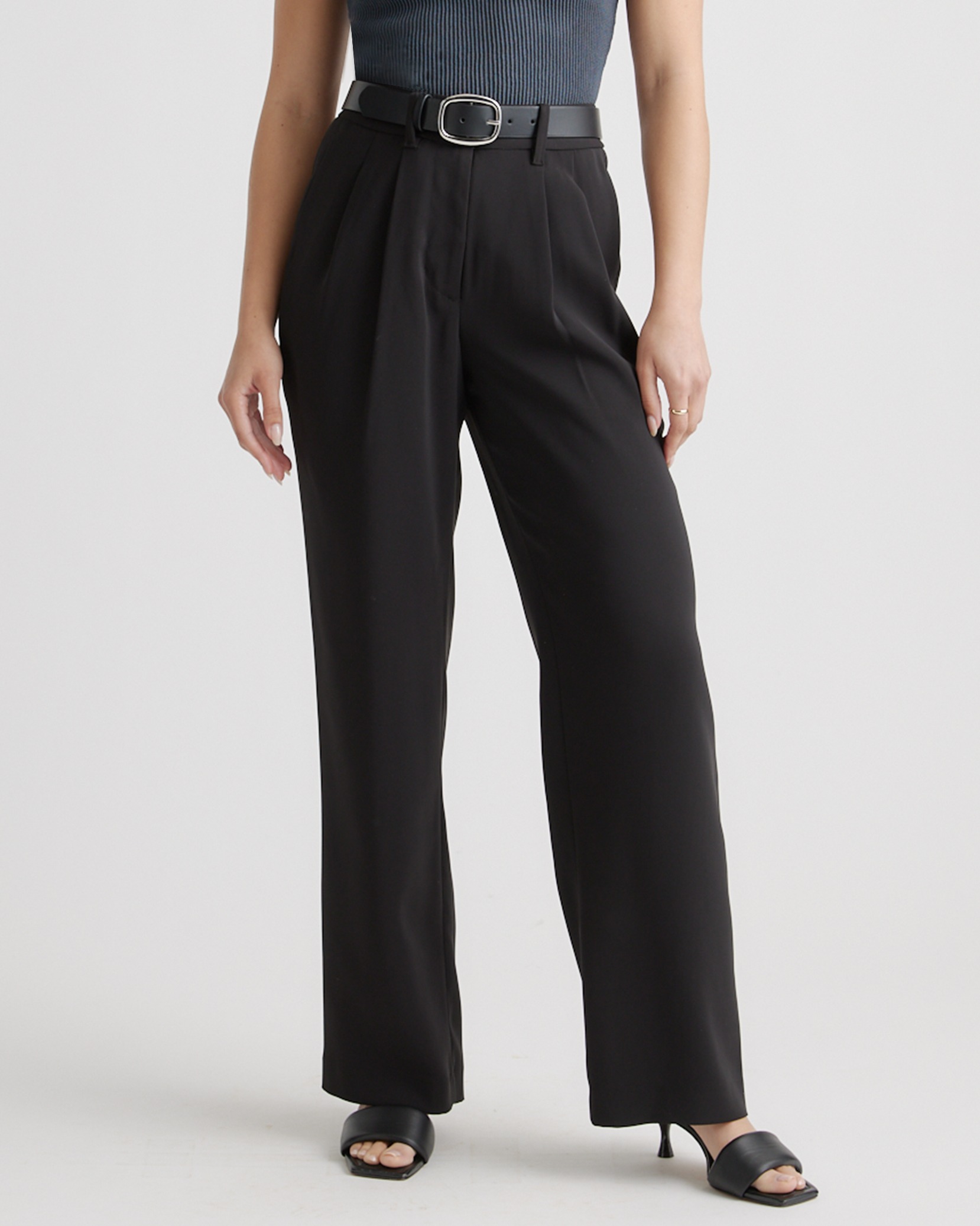 Stretch Crepe Pleated Wide Leg Pants in Black