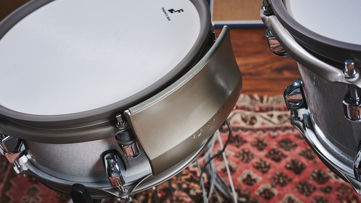 EFnote Mini x-stick wedge attached to the snare pad