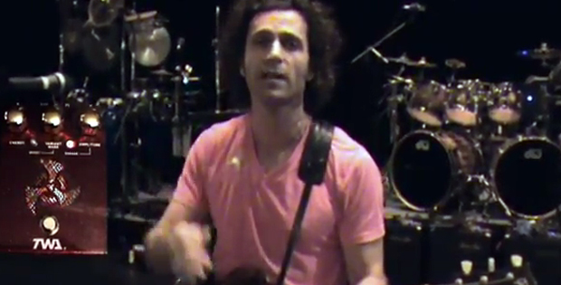 Video: Dweezil Zappa Demonstrates Godlyke TWA Triskelion Pedal | Guitar ...