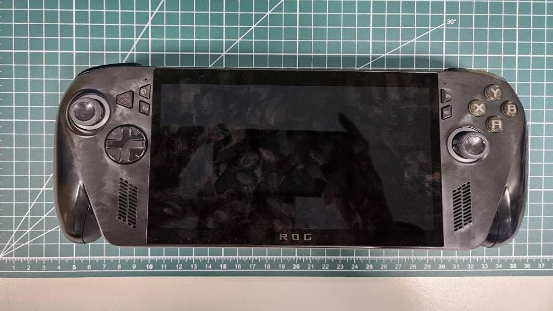 Leaked Asus ROG Ally 2 on measuring mat