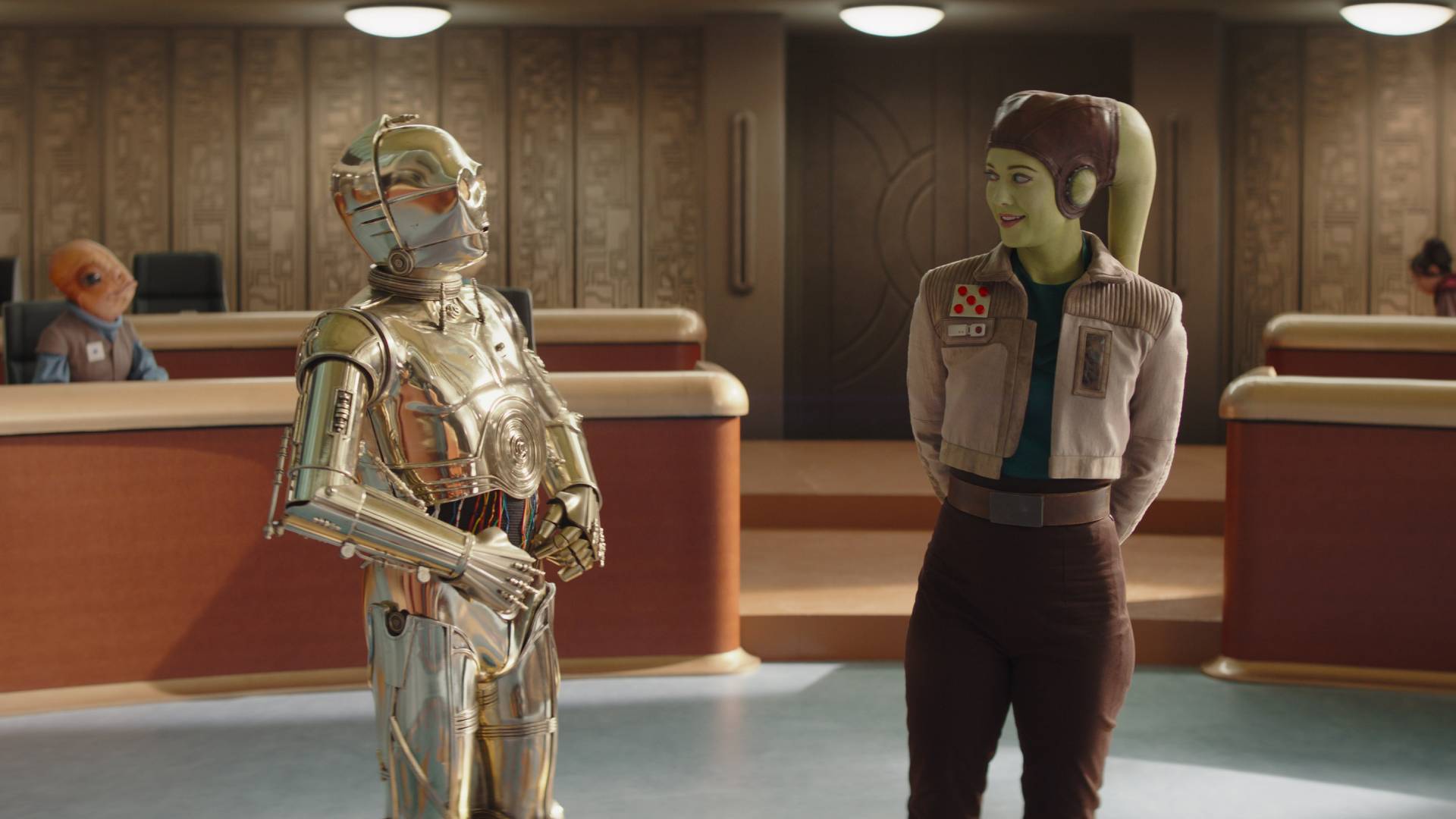 Anthony Daniels as C-3PO and Mary Elizabeth Winstead as Hera Syndulla in Ahsoka