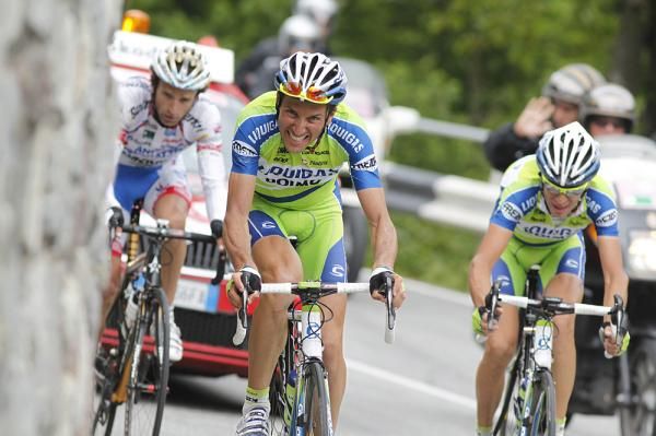 Ivan Basso dug deep and rode into the maglia rosa