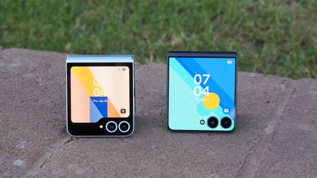 The cover screen experience on the Samsung Galaxy Z Flip 7 compared to the Galaxy Z Flip 6.