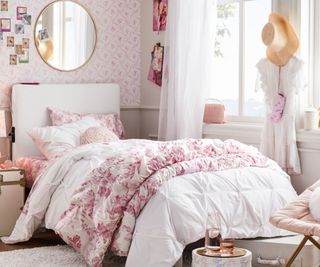 white and pink preppy room from pottery barn dorm/teen