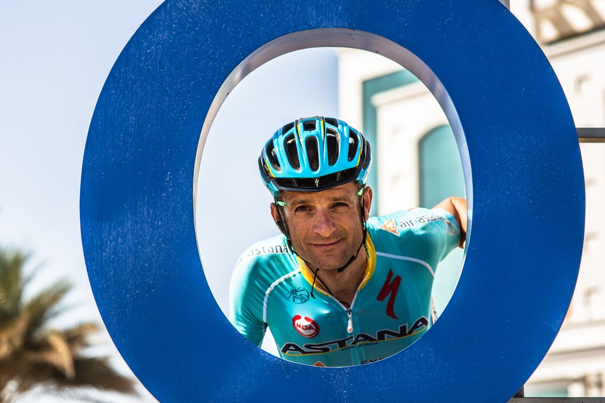Michele Scarponi jokes around before stage 2