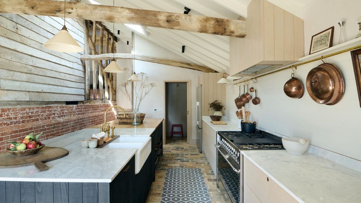 How to mix woods in a kitchen, according to designers | Homes and Gardens