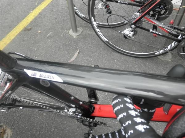 How many wins will Robbie McEwen take on his Scott bike in 2011?