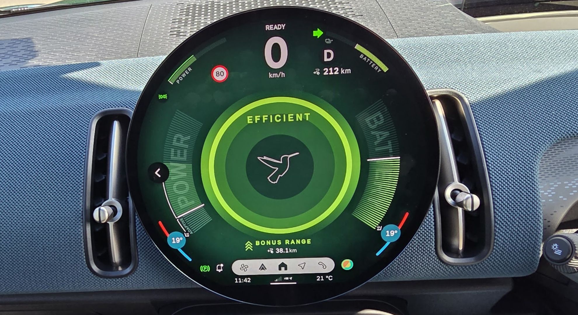 The interior display of the Mini Countryman SE ALL4