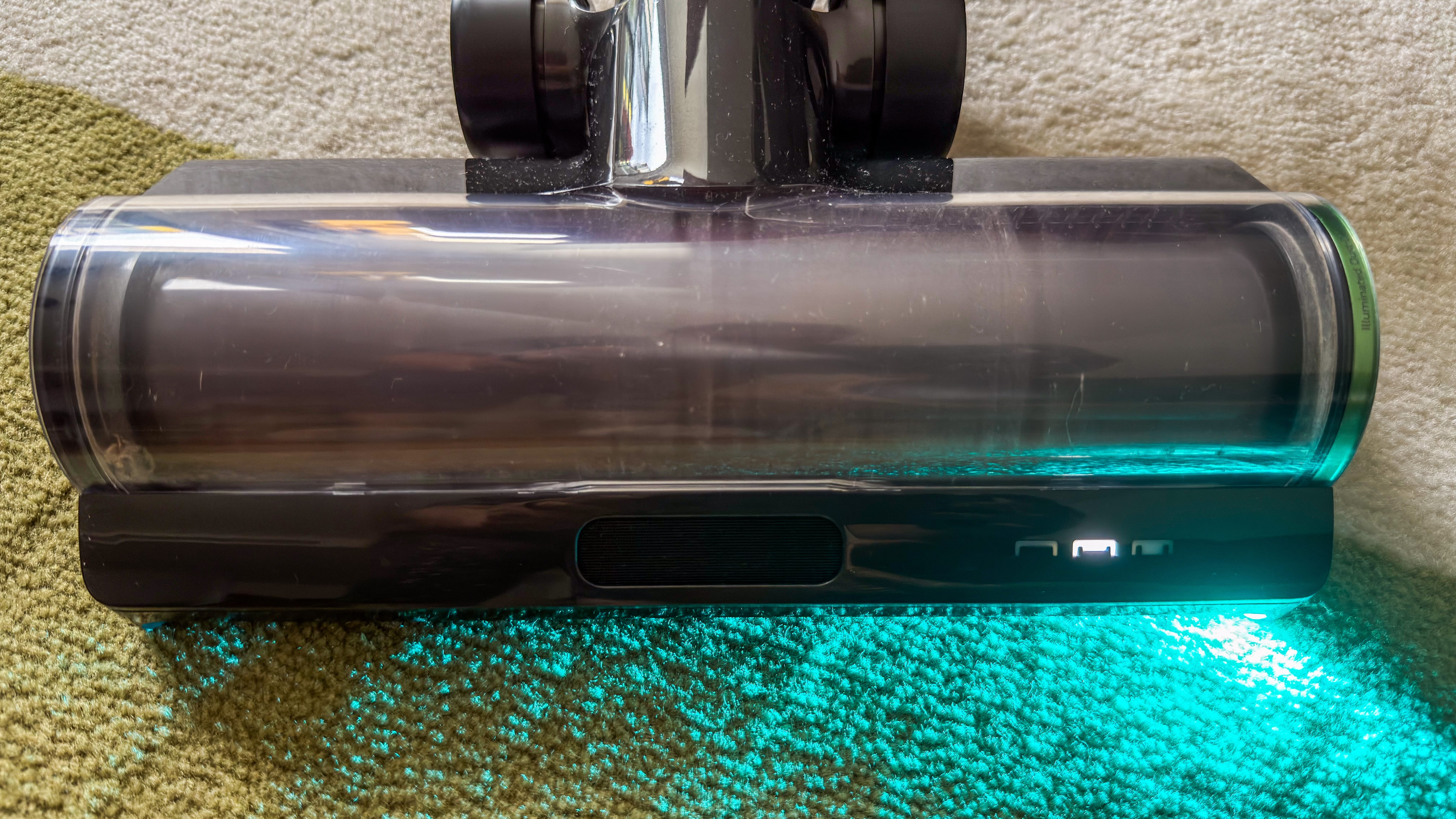 Lights on the Dreame Z50 Station floorhead