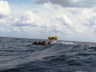 NASA's New Moonship Takes Ocean Plunge