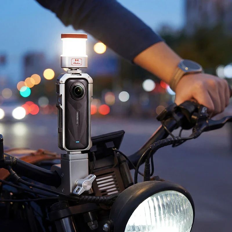 The Harlowe Omni 360 light