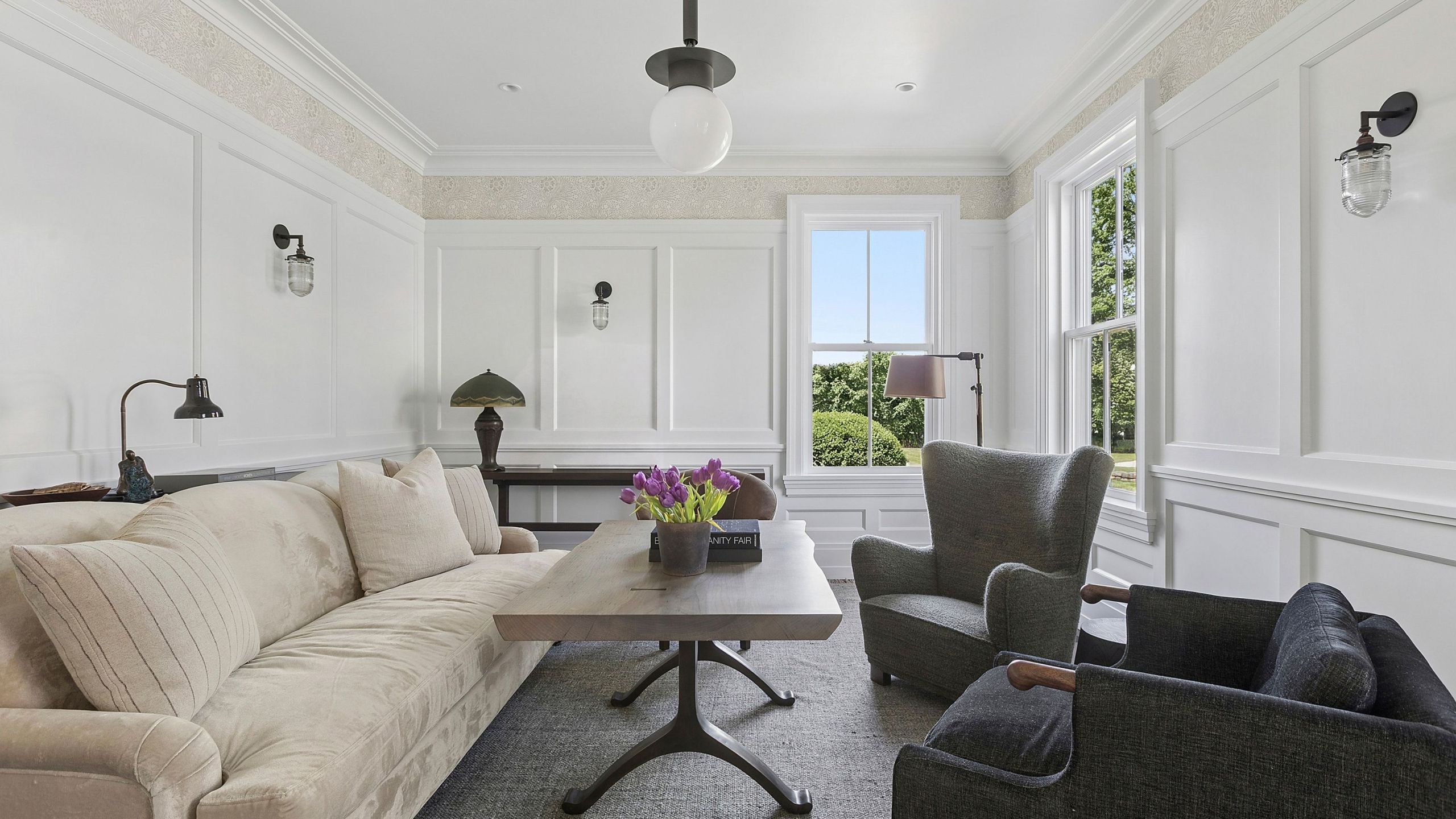 Meg Ryan’s Bridgehampton Retreat Is a Study in Effortless Country Grace Nestled in a Coastal Dreamland