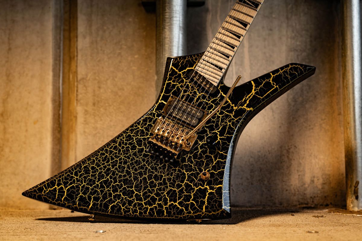 Jackson Pro Plus Series Brandon Elllis Kelly KE7 in Gold Crackle.