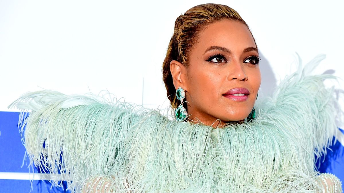 We're obsessed with the visuals for Beyoncé's new Ivy Park collection ...