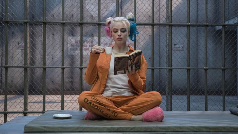MARGOT ROBBIE as Harley Quinn in Warner Bros. Pictures' action adventure "SUICIDE SQUAD," a Warner Bros. Pictures release.