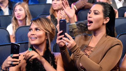 chrissy-teigen-kim-kardashian