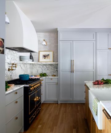 Light gray kitchen ideas: 10 soft and subtle spaces