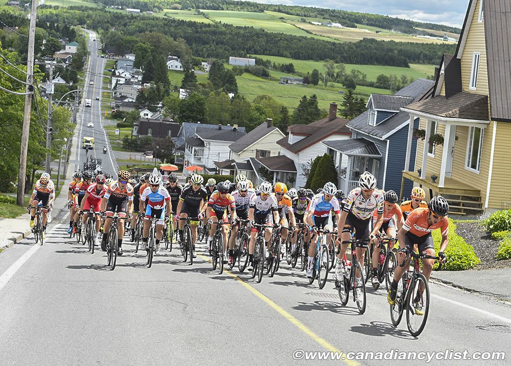 The peloton on the climb in St-Odilon for the final time