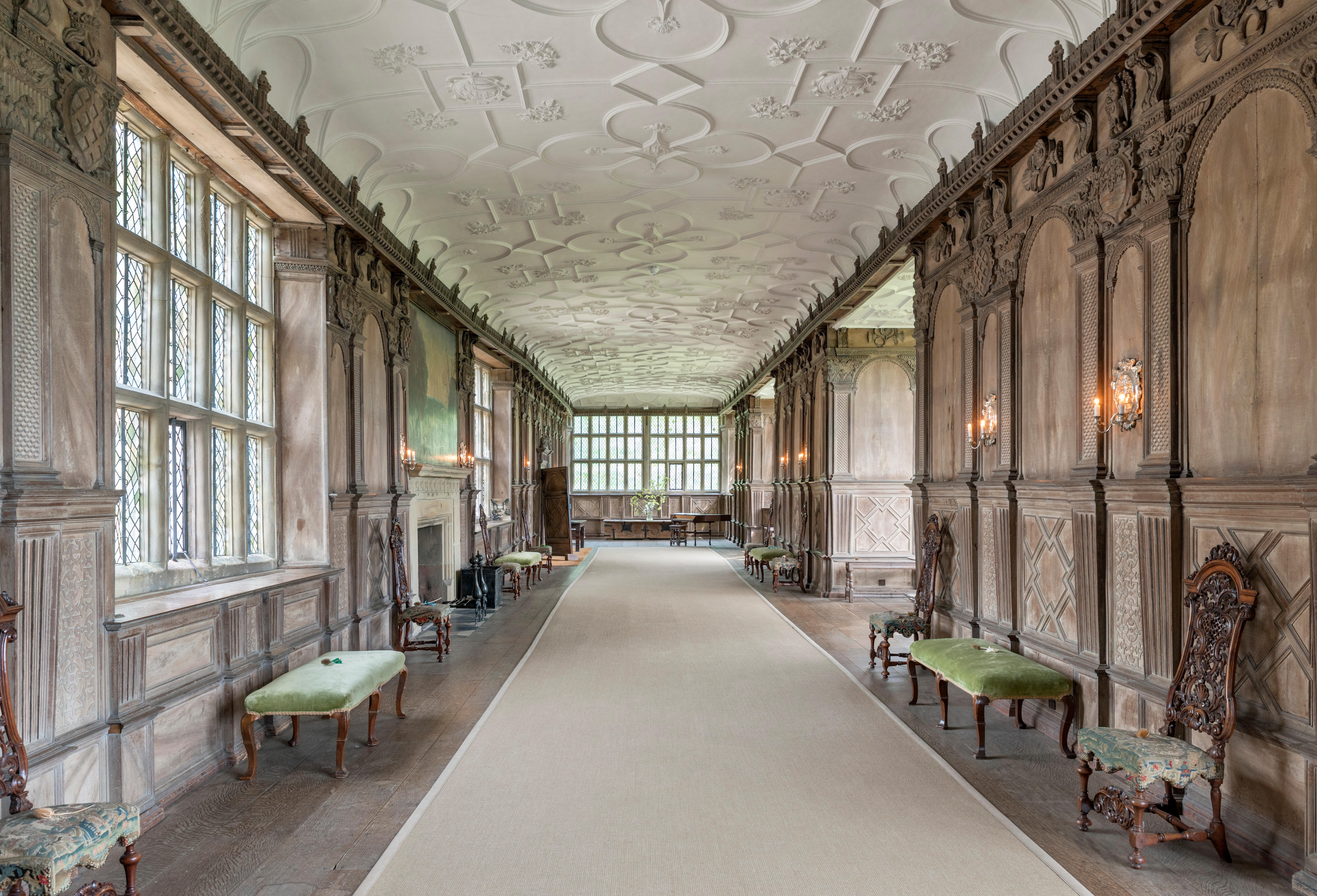 Haddon Hall&#039;s Long Gallery