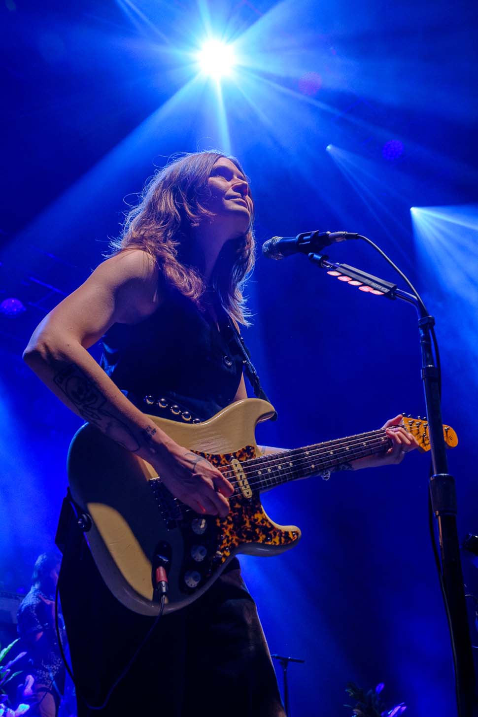 Larkin Poe onstage at Hammersmith Apollo, London