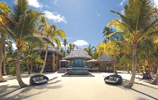 Food critic Giles Coren and chef Monica Galetti return to make us as green as an unripe coconut as they visit five of the world’s most exclusive hotels.