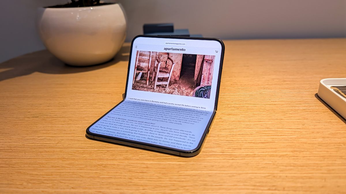 Apple iPhone Duo hands-on testing at Android Central