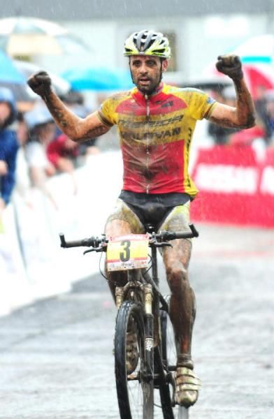 Jose Antonio Hermida Ramos (Multivan Merida Biking Team) finishing second.