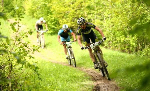 Robert Mennen (Topeak Ergon) on singletrack at German marathon nationals