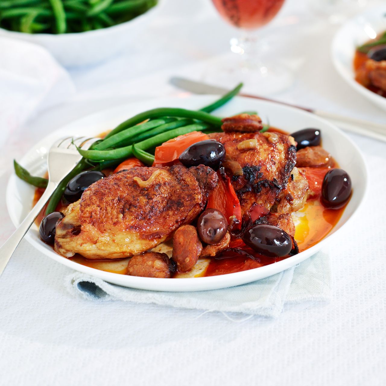 Baked chicken with chorizo-woman and home