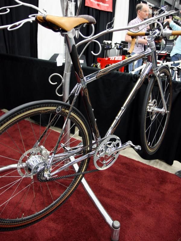 Krencker's cyclosportive bike includes carbon tubes and an integrated seatmast.