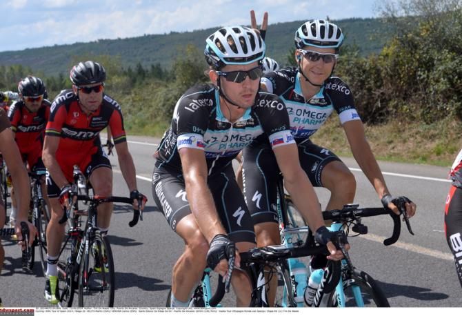 Carlos Verona jokes around with teammate Martin Velits (Omega Pharma-Quick Step)