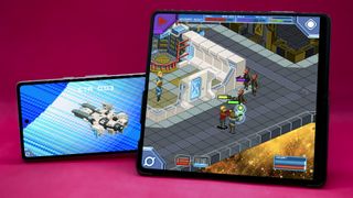 Android Game comparison of smaller screen versus foldable screen using Google Pixel 7a smartphone and Honor Magic V2 foldable phone using Star Command.