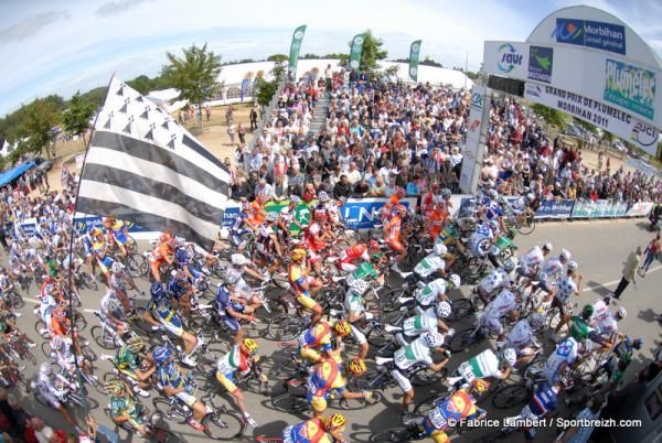 The race gets underway