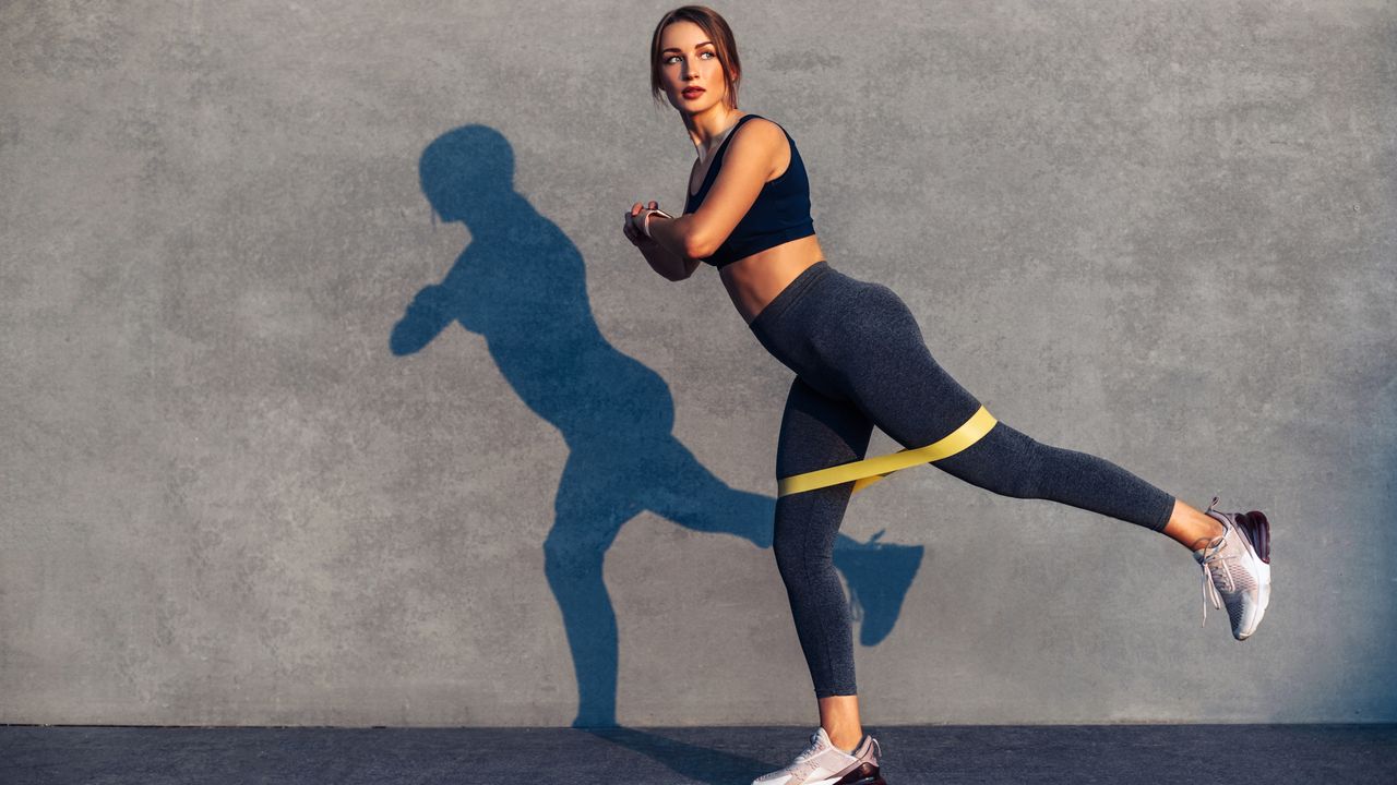 Not sit-ups or planks — this 15-minute standing resistance band workout will help you carve out a stronger core