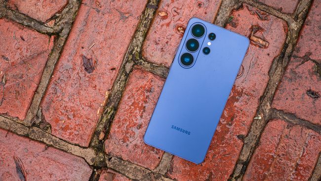 https://www.androidcentral.com/phones/samsung-galaxy/forget-the-iphone-18-pro-max-you-can-score-usd1-100-off-the-samsung-galaxy-s26-ultra-with-this-t-mobile-deal-no-trade-in-required