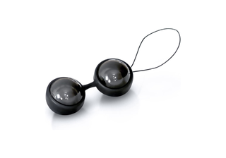 Product shot of the LELO Noir jiggle kegel balls