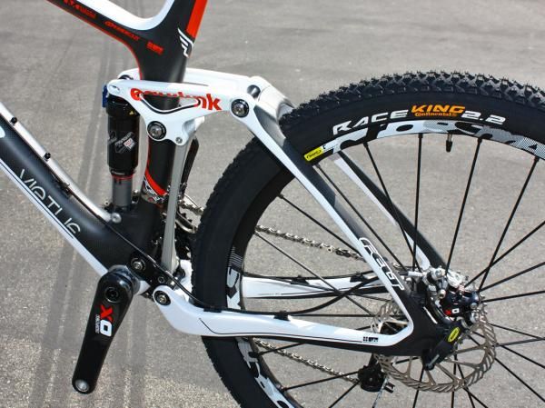 Felt includes a new carbon rear end for its 2011 Virtue Team.