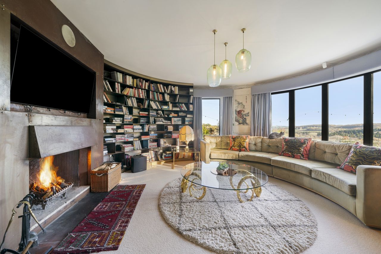 Images of the interiors and exteriors of Broad Oak in East Sussex