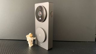 Aqara Video Doorbell G4 with Lego astronaut minifigure