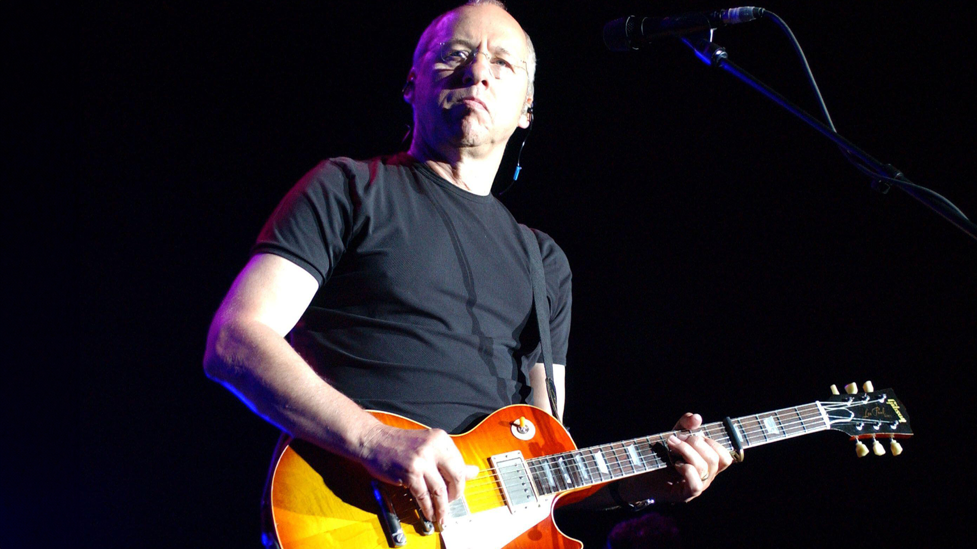Jun 24, 2005; Portsmouth, VA, USA; Music legend MARK KNOPFLER brings the DIRE STRAITS hits to the Netelos Harbor Center in Portsmouth, VA..