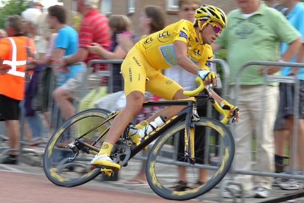 Tour de France winner Alberto Contador put on a show for Dutch fans.